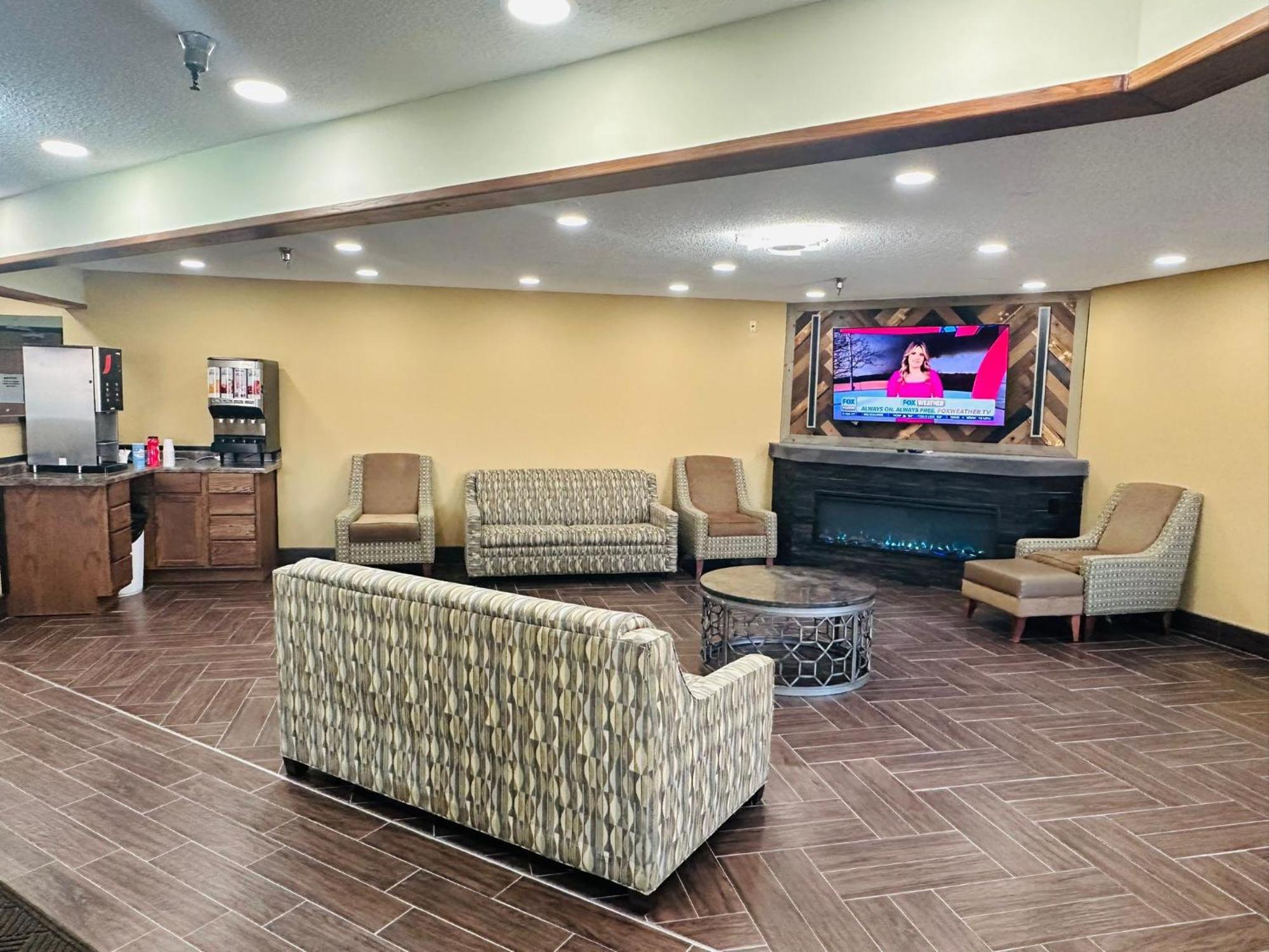 Studio 7 On Main West Fargo Екстер'єр фото